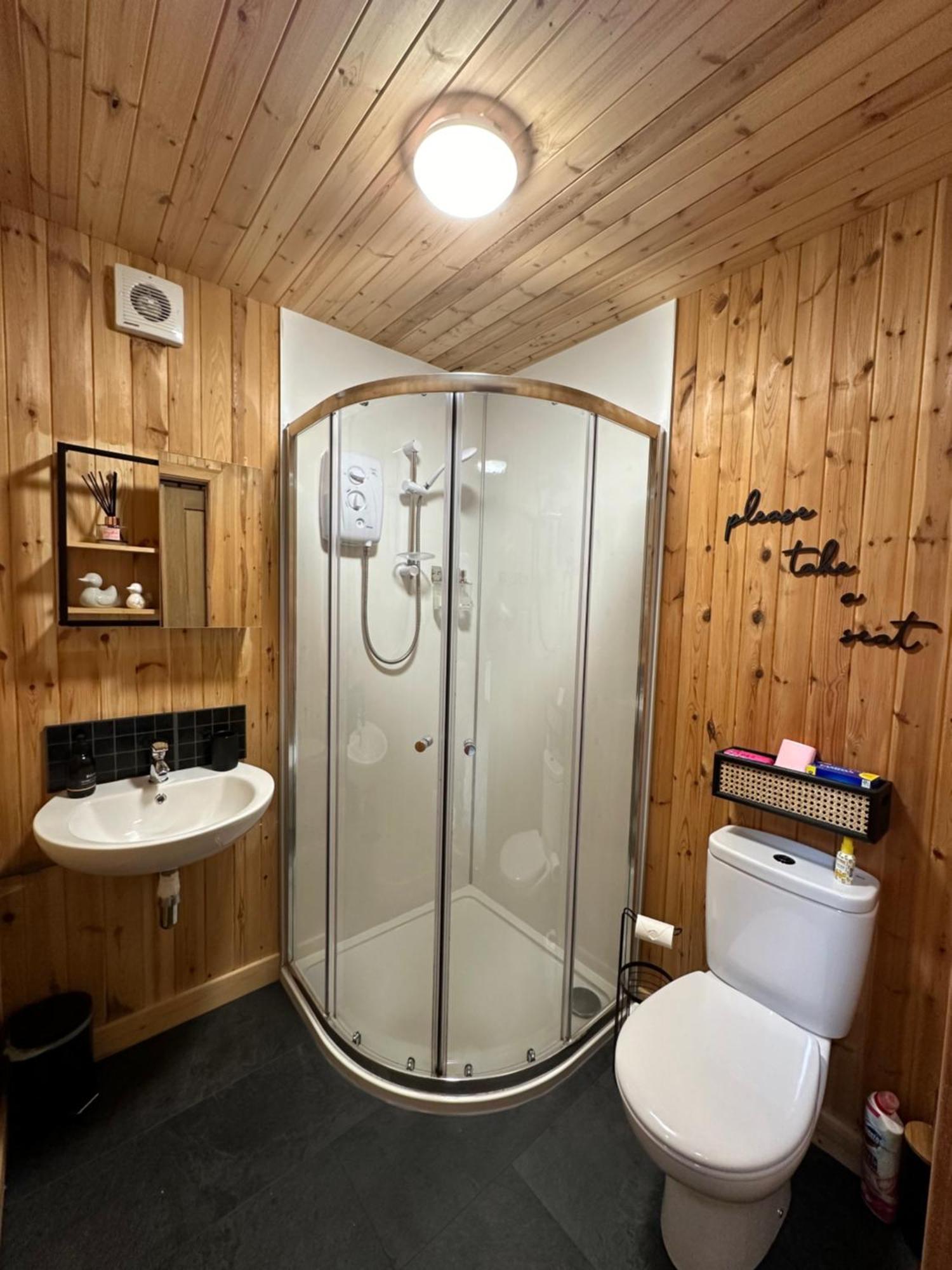 Taigh Beag Apartamento Inverlochy Exterior foto