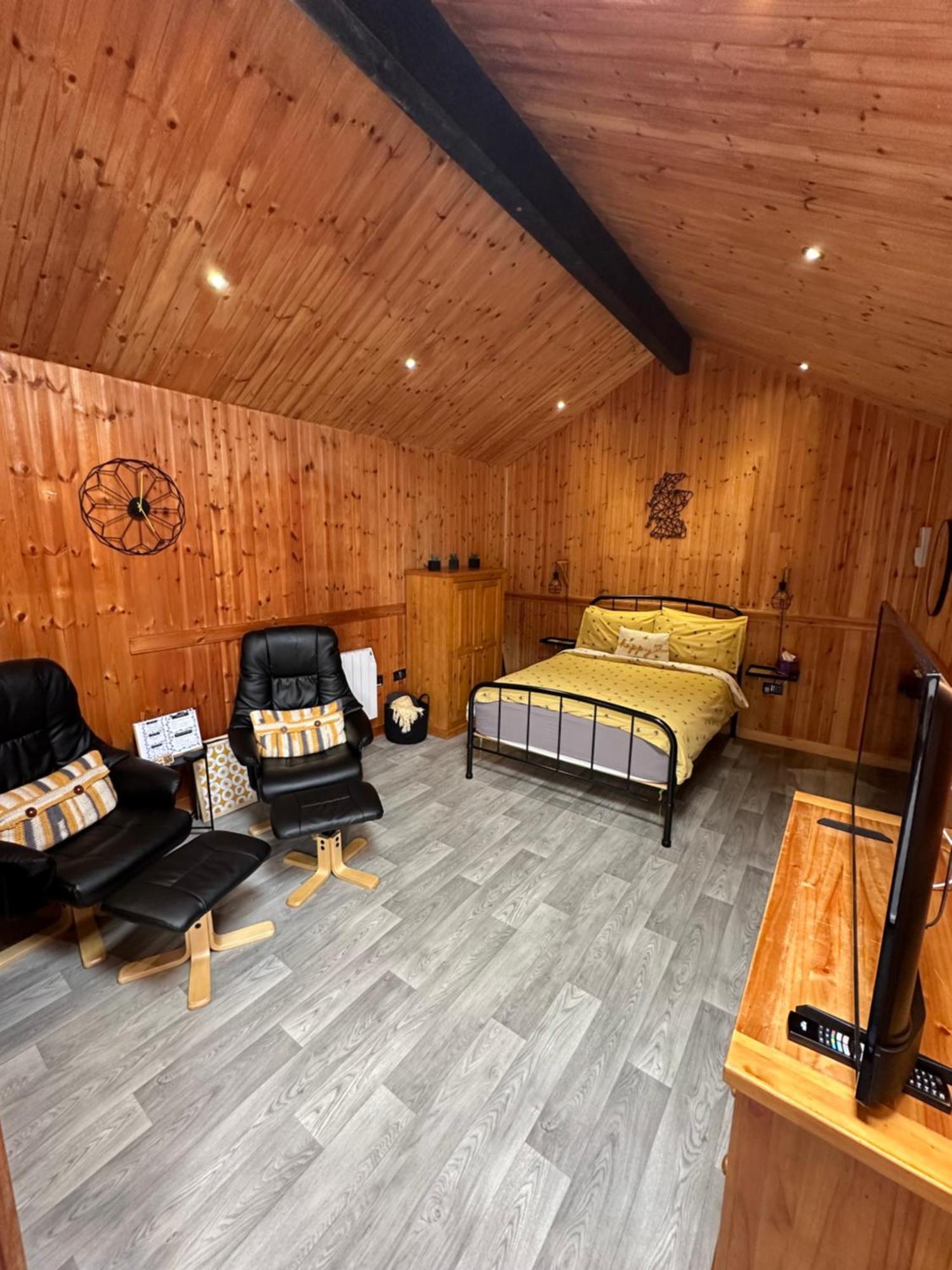 Taigh Beag Apartamento Inverlochy Exterior foto